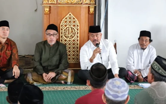 Ramadan di Hulu Kukar: Bupati Edi Resmikan Masjid dan Salurkan Beragam Bantuan